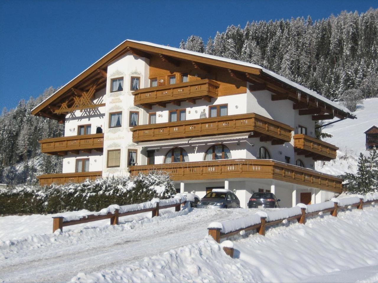 Hotel Romantica Jerzens Exterior photo
